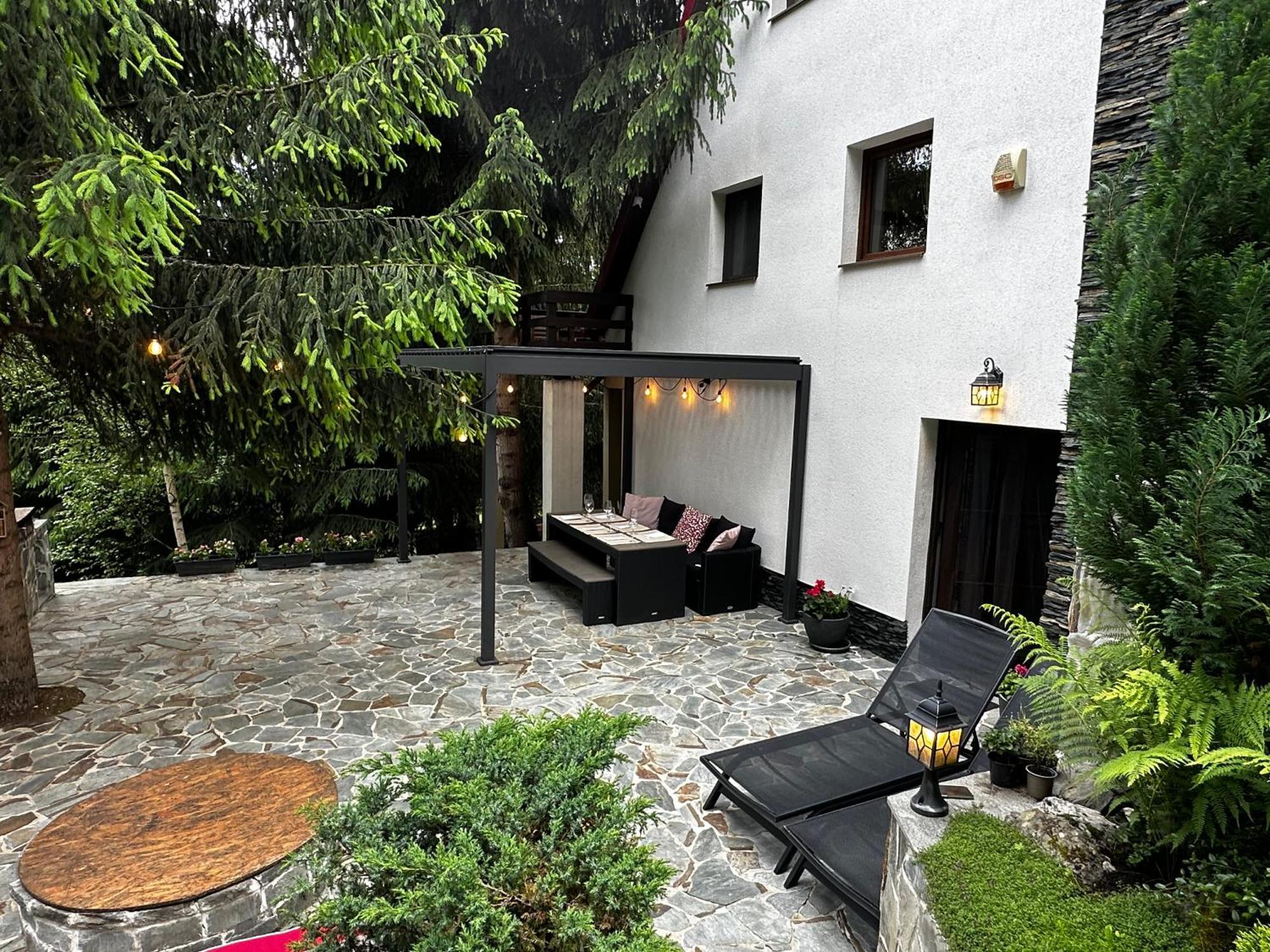 Mountain Chalet - Cabana La Muntele Baisorii Muntele Cacovei  Dış mekan fotoğraf